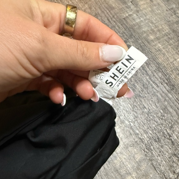 SHEIN Elegant Black Top - Picture 3 of 4